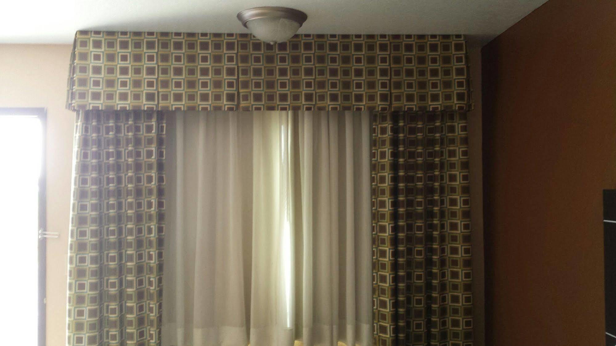 Sona Inn Dilley Bagian luar foto