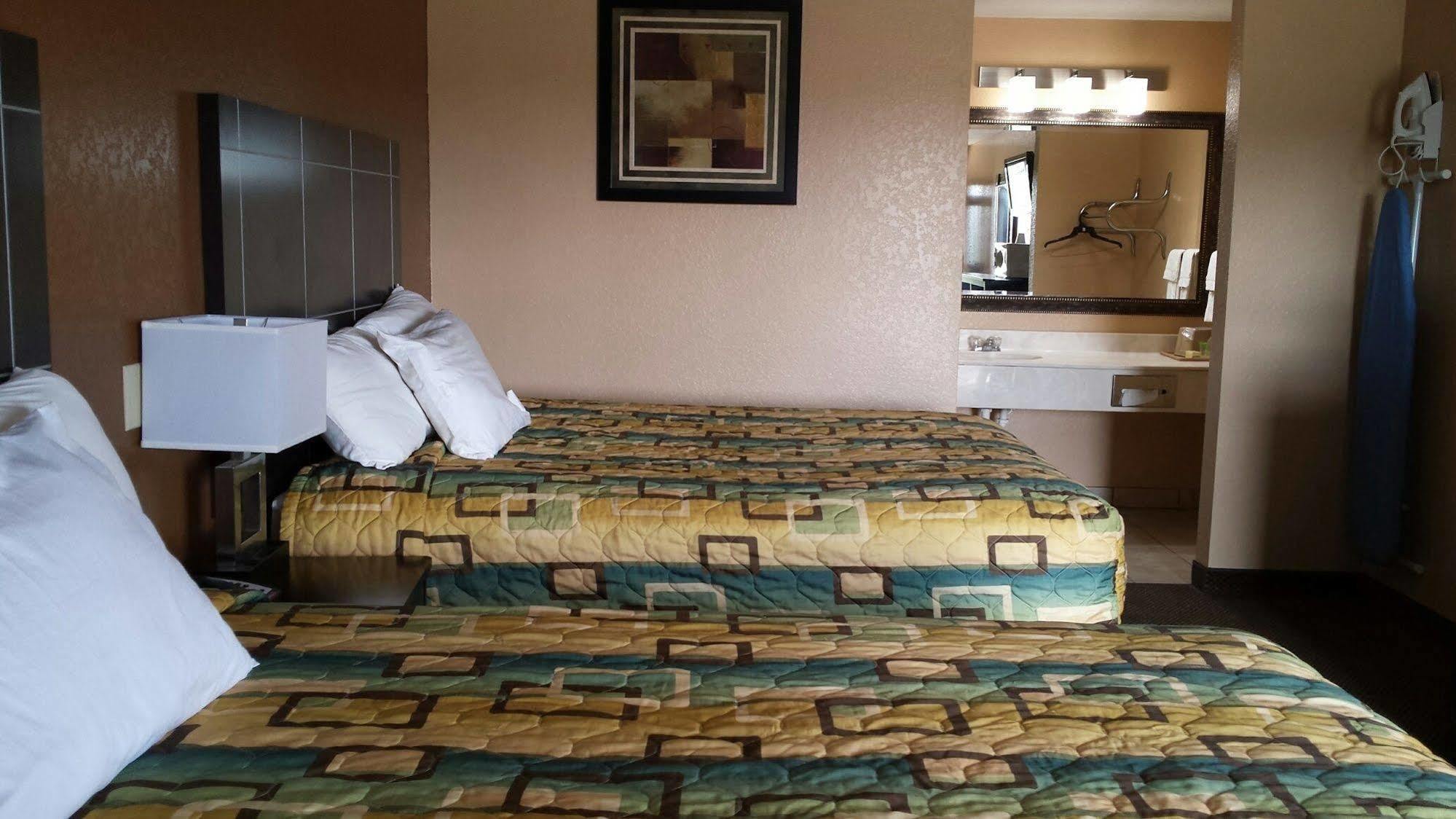 Sona Inn Dilley Bagian luar foto